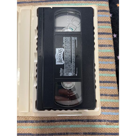 Disney The Aristocats Clamshell Case VHS Pre-Loved - Picture 5 of 5